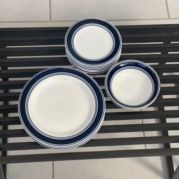 Essential Mealtime Dinnerware Place Set 6 + Bonus - Picture 5 of 5